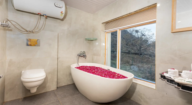 Hotel Marina Drung Waterfall By Stay Pattern, Varaa Hotelli Gulmarg 