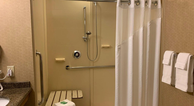 Четырёхместный номер Standard Holiday Inn Johnstown-Downtown by IHG
