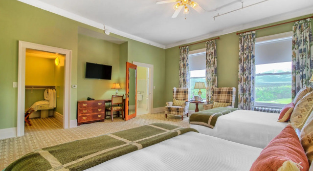 Четырёхместный номер Deluxe Omni Mount Washington Resort & Spa