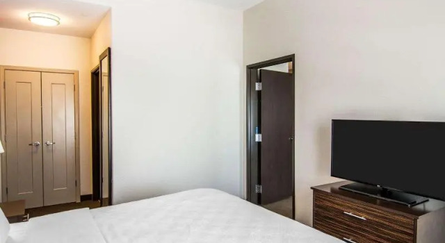 Люкс с балконом MainStay Suites Lufkin