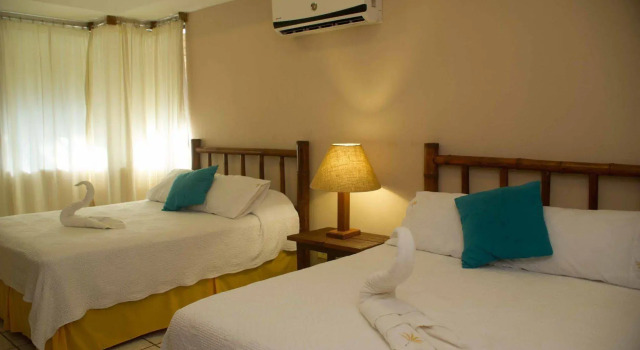 Banana Palms Hotel, Rezerwuj Hotel Hotele w Rio Dulce z parkingiem, Parking
