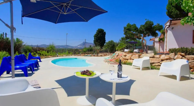 Вилла Deluxe Villa Due Pini con piscina privata