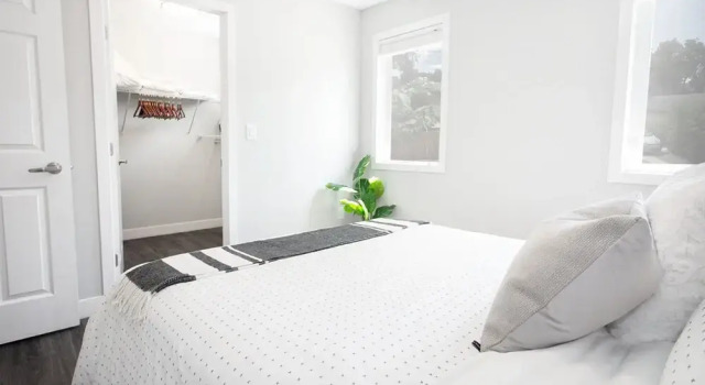 Modern 3BR Unit on Jessie Ave With Insuite Laundry, Varaa Hotelli Winnipeg Manitoba