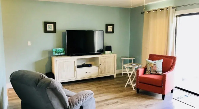 Oceanside Village C1 - 2 Br Townhouse, Забронировать Дом для отпуска Отели Нью-Смирна-Бич с бассейном, рядом с Парк 27 Авеню, Бассейн