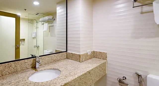 Номер Superior SureStay Plus by Best Western Cebu City