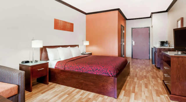 Двухместный люкс Days Inn & Suites by Wyndham Marquez