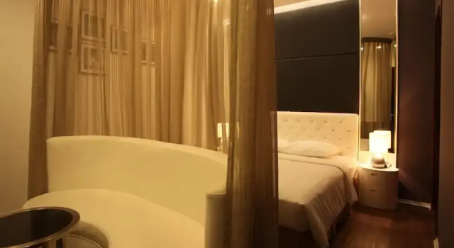 Номер Superior HANZ Friday Royal Hotel