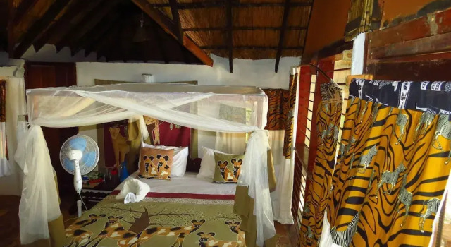 Zikomo Safari Camp, Book Hotel South Luangwa National Park 