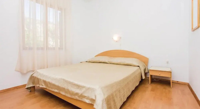 Beautiful Home in Kornic With Wifi and 2 Bedrooms, Prenota Hotel Hotel a Isole Quarnerine con parcheggio, Parcheggio