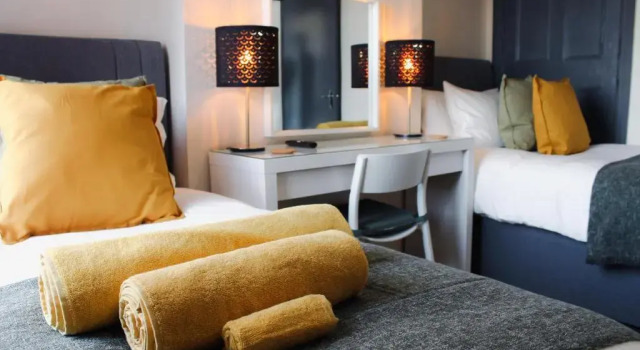Victoria Cottage Cannock by Alternative Stays