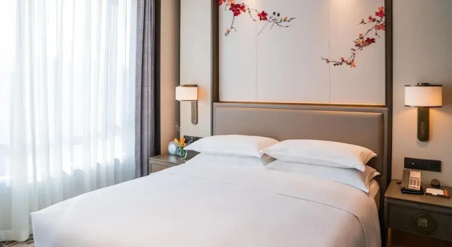 Двухместный люкс Executive Yuexiu Hotel Guangzhou,Curio Collection by Hilton
