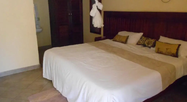 Naluzip Guest House