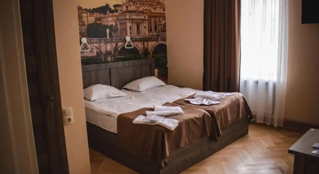 4 RoomS, Забронировать Отель Чугурети Тбилиси, рядом с Tеатр имени Марджанишвили