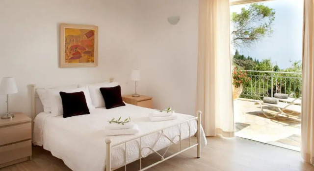 Thanelli in Paxi With 2 Bedrooms and 1 Bathrooms, Book Villa Dendiatika Grækenland
