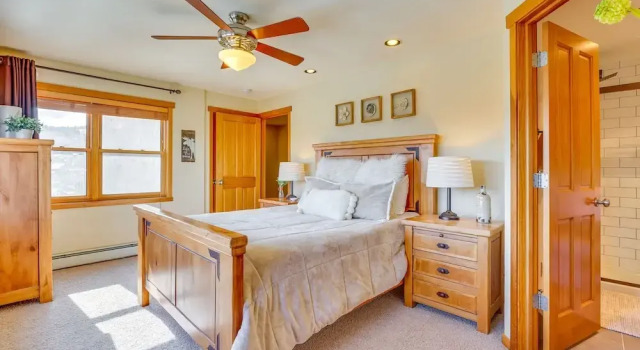 Коттедж с 4 комнатами с балконом Private Hot Tub: Scenic Granby Vacation Rental!