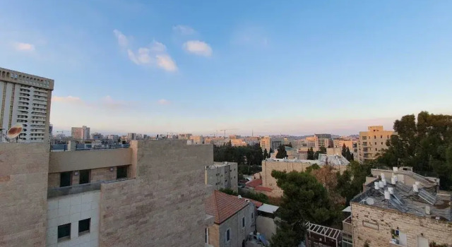 Art Apartment Near Mamila best Location 1