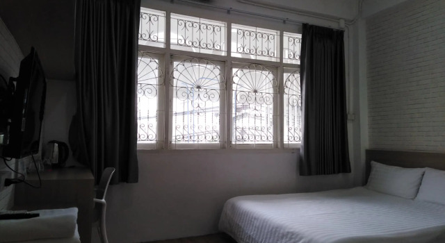 Ze Residence Bang Aor