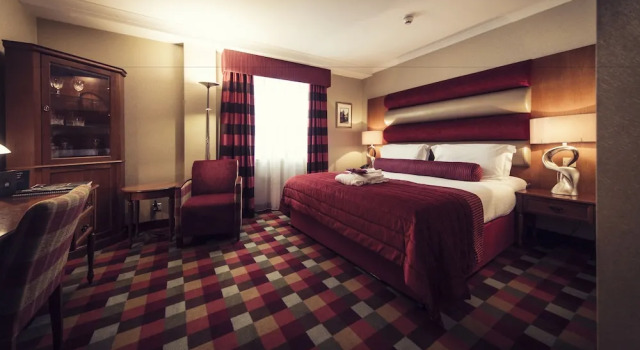 Номер Standard Carlton George Hotel