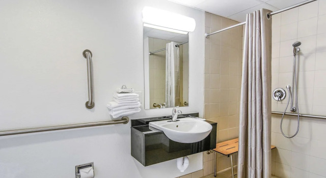 Двухместный номер Premium Motel 6-Framingham, MA - Boston West