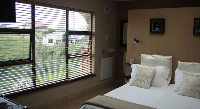 Номер Standard с балконом и с видом на сад Dolphin View Guesthouse