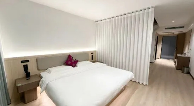 Кровать в общем номере Youth Hostel Preferred Hotel (Vedoli Square Store, Jining South Station)