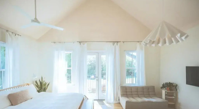 Люкс с балконом Guest House Raleigh- Adults Only