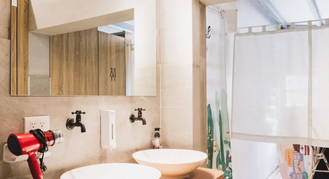 Кровать в общем номере Tungwei38 Hostel