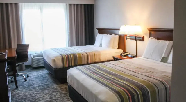 Четырёхместный номер Standard Country Inn & Suites by Radisson, Washington Dulles International Airport, VA