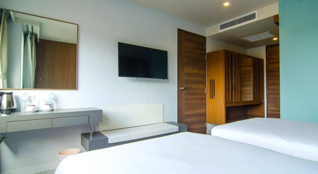 Отель Centro One Patong