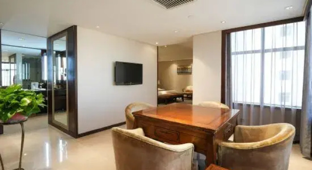 Двухместный люкс Мансарда Yohol Hotel
