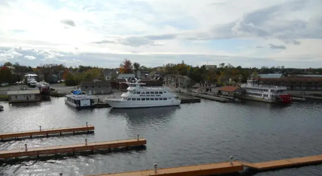 Номер Economy Riveredge Resort Hotel