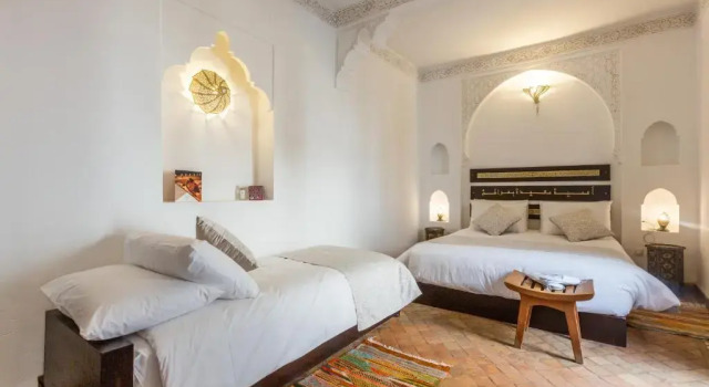 Camera Standard Riad Amin