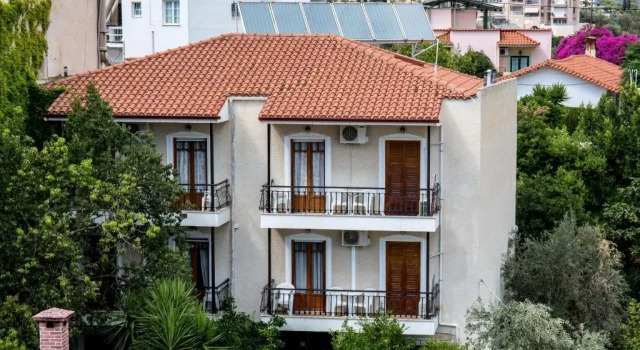 Апартаменты Deluxe Oasis Apartments