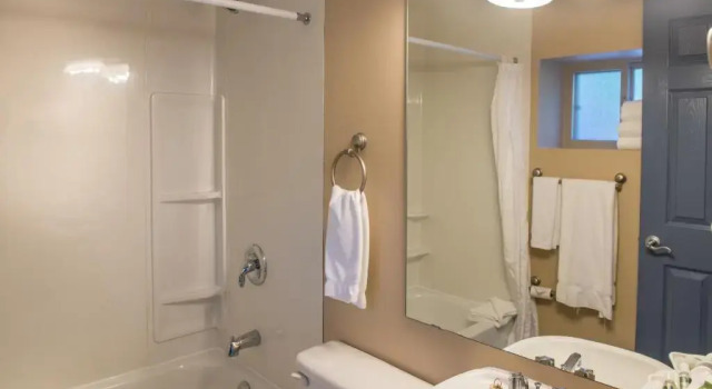 Двухместный номер Standard Hilltop Inn - Salmon Arm