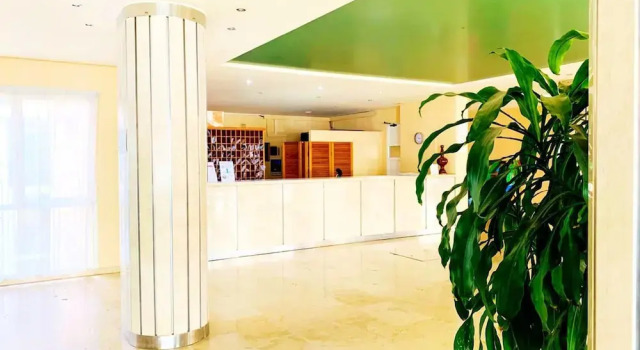 Studio in Benalmádena, with Wonderful City View, Pool Access, Enclosed Garden - 900 M From the Beach, Забронировать Апартаменты/квартира Отели Бенальмадена с парковкой, рядом с Индуистский храм, Парковка