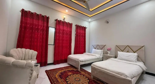 Lux Lodges Guest House