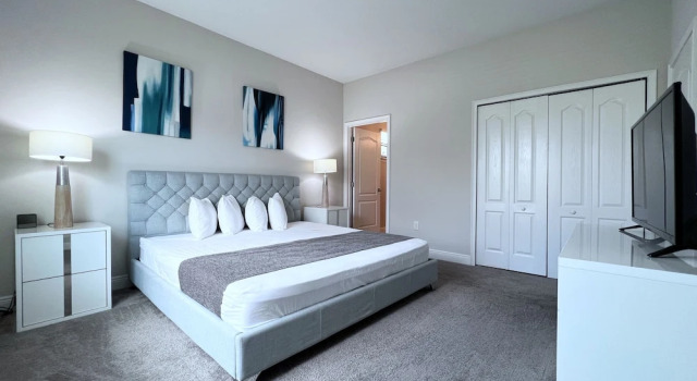 Коттедж с 5 комнатами Balmoral Resort-140aa 5 Bedroom Home by RedAwning