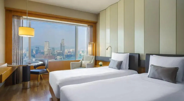 Standardowy dwuosobowy pokój z widokiem na port Renaissance Harbour View Hotel Hong Kong