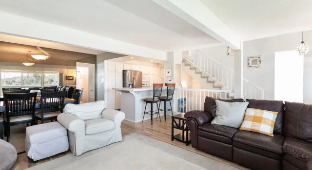 3br W/ Patio & Grill - 1 Mile To Beach & Pier Ave 3 Bedroom Townhouse, Забронировать Дом для отпуска Коттеджи Лос-Анджелеса, Коттедж