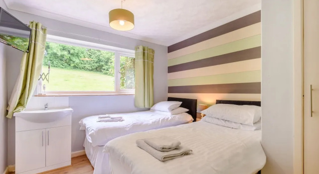 17 Glyn Y Marian, Book Feriehus Hoteller i Llanbedrog med parkering, Parkering
