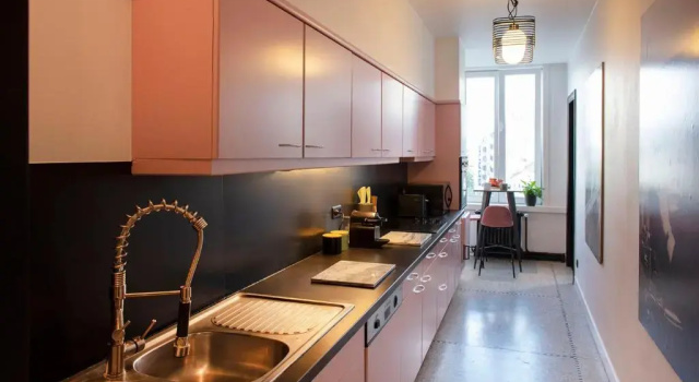 Апартаменты Chic City Apartment I Walk To Beach