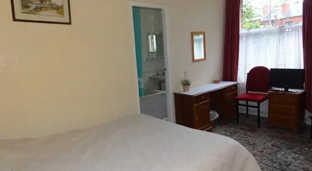 Oak Villa Hotel