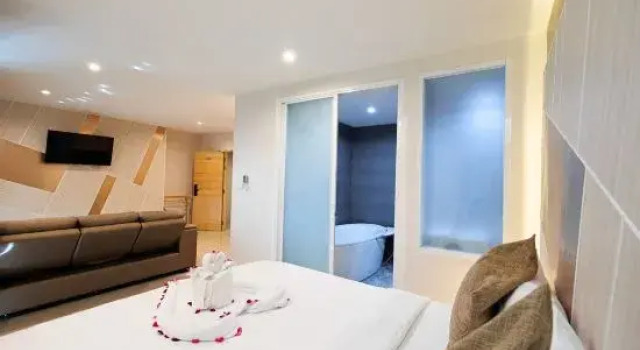 Люкс La Vista Patong Hotel