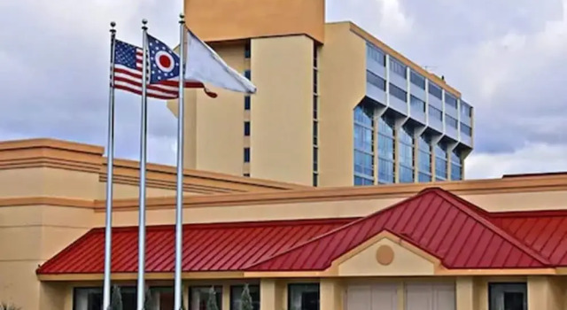 Cleveland Airport Marriott, Book Hotel Hoteller i Cleveland Heights med pool, Swimmingpool