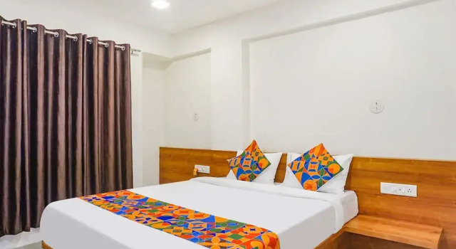 Fabhotel Royal Palace Inn, Забронировать Отель Отели штата Махараштры 3 звезды, 3*