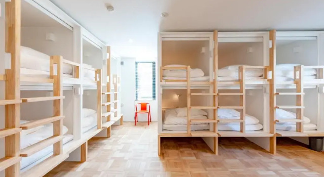 Кровать в общем номере plat hostel keikyu haneda home