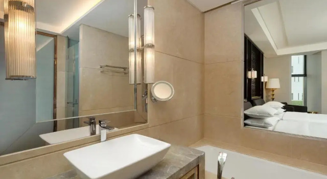 Двухместный номер Standard Sheraton Changchun Jingyuetan Hotel