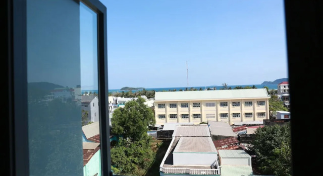 Трёхместный номер Deluxe c 1 комнатой с балконом и с видом на сад Lien Thong Hotel