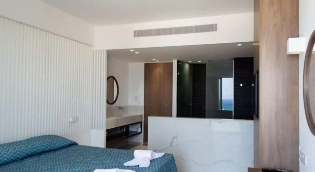Полулюкс Mandali Hotel