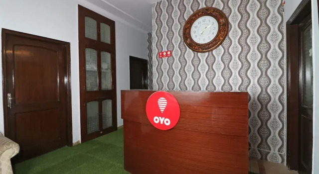 OYO 10583 Hotel Amigo